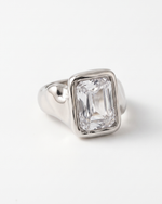 Nadia ring