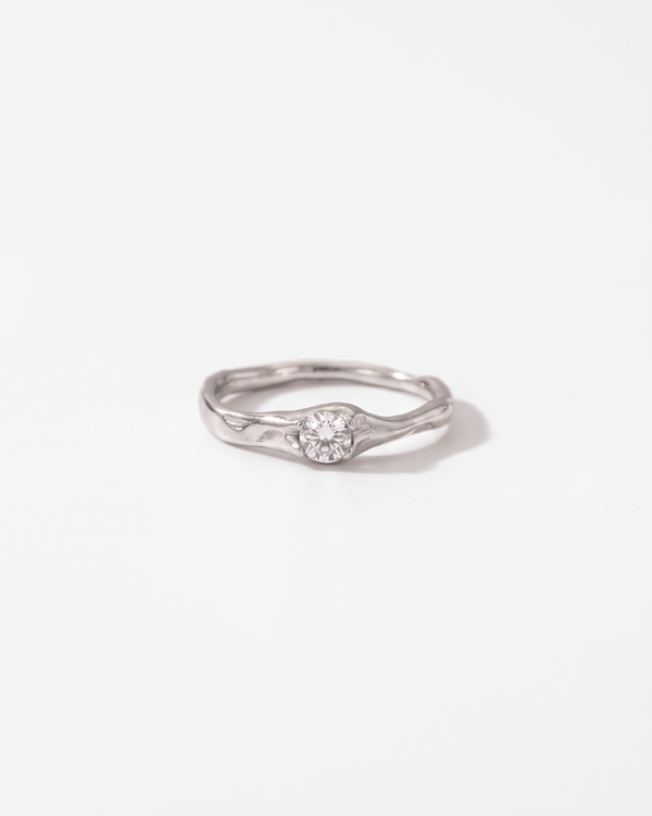 Kim - Dainty solitaire ring - Stainless steel