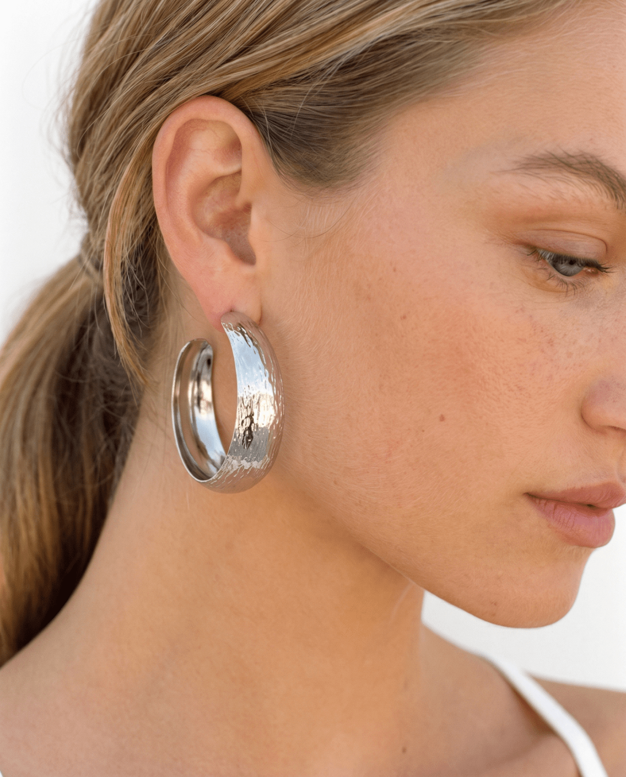 Cara - Chunky textured hoop earrings - stainless steel - Opulaire - WATERPROOF jewelry - 