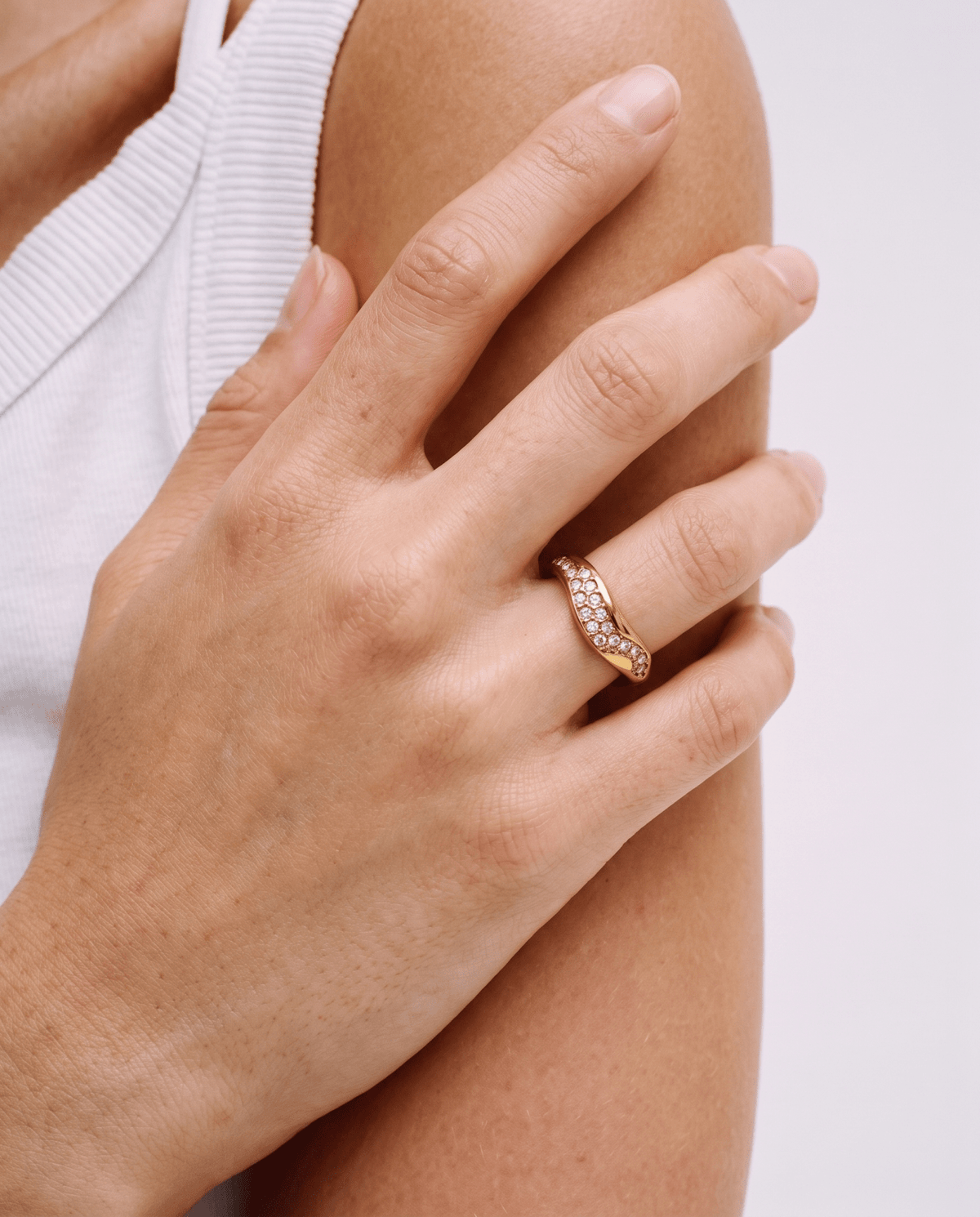 Hula - Wavy pavé ring - Stainless steel - Opulaire - WATERPROOF jewelry - EU 52 -